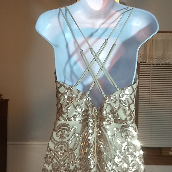 Eye Catching rose gold event gown - Picture 4 of 6